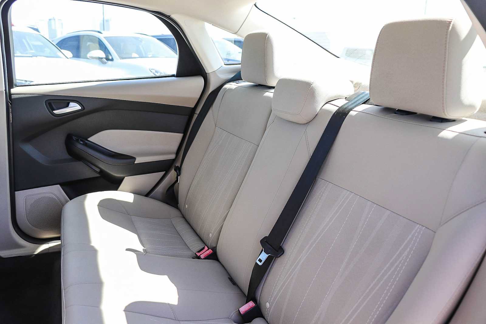 Used 2015 Ford Focus SE FWD image 18