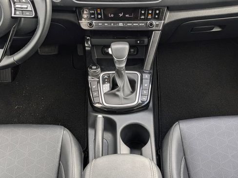 Certified 2025 Kia Seltos EX AWD/4WD image 20