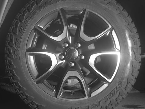 Used 2025 Jeep Compass Trailhawk image 14