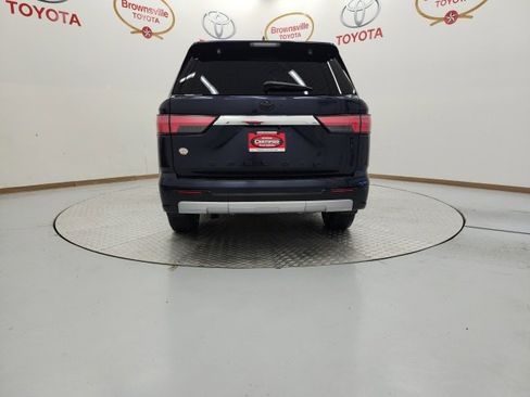 Used 2024 Toyota Sequoia Limited w/ Tow Technology Package image 7
