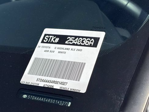 Certified 2024 Toyota Grand Highlander FWD image 14