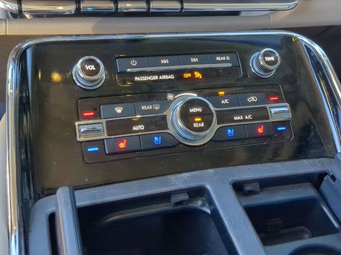 Used 2024 Lincoln Navigator Reserve image 18