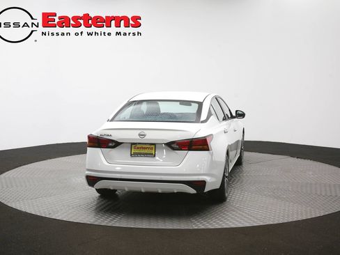 Used 2025 Nissan Altima 2.5 SV FWD image 37