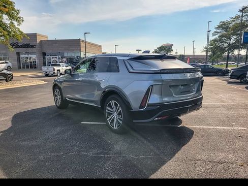 Used 2024 Cadillac Lyriq Luxury AWD/4WD image 10