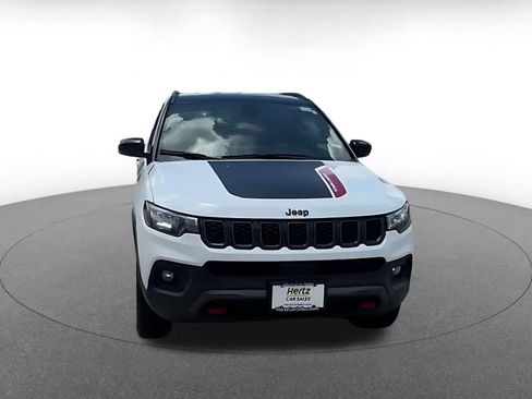 Used 2025 Jeep Compass Trailhawk AWD/4WD image 4