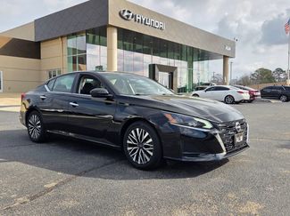 Used 2024 Nissan Altima 2.5 SV video 1