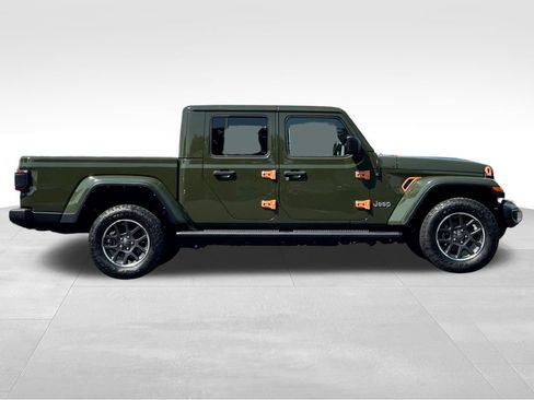 Used 2022 Jeep Gladiator Overland w/ LED Lighting Group AWD/4WD image 8