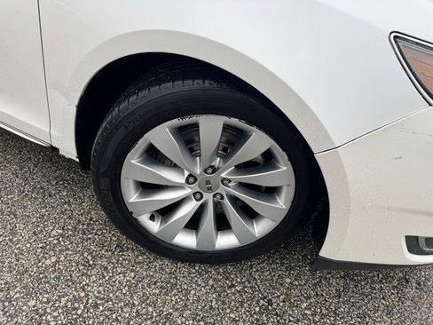 Used 2014 Lincoln MKS AWD w/ Equipment Group 101A image 42