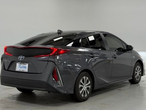 Used 2022 Toyota Prius Prime LE image 4