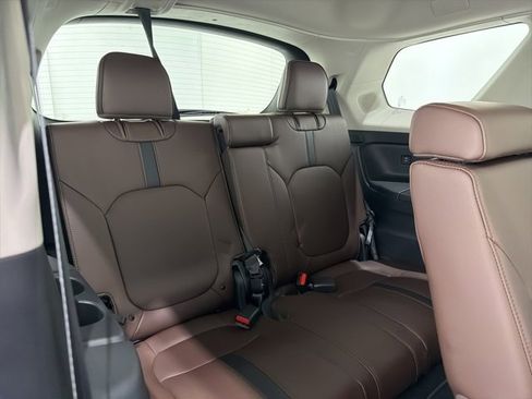 Used 2025 Honda Pilot Elite image 26