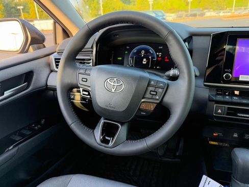 New 2026 Toyota Camry LE image 9