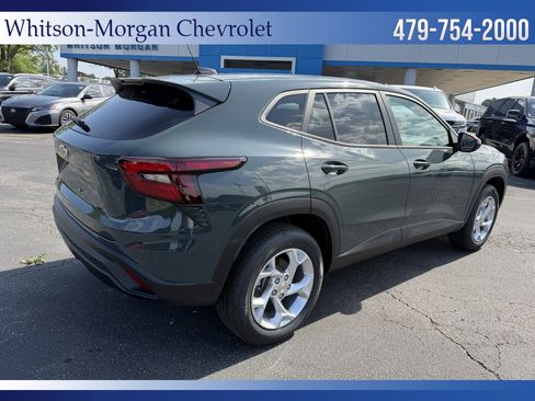 New 2026 Chevrolet Trax LS w/ LS Convenience Package FWD image 5