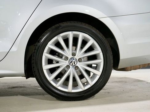 Used 2016 Volkswagen Jetta SEL image 32