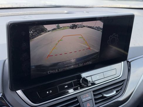 Certified 2025 Nissan Altima 2.5 SR w/ SR Premium Package FWD image 12
