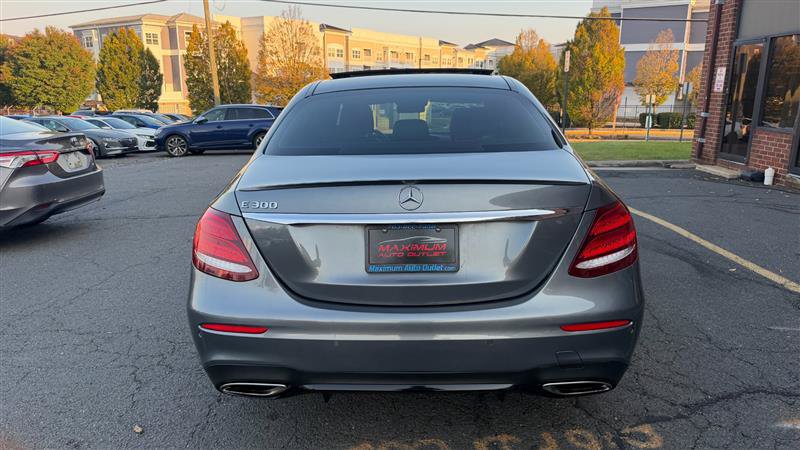 Used 2018 Mercedes-Benz E 300 image 15