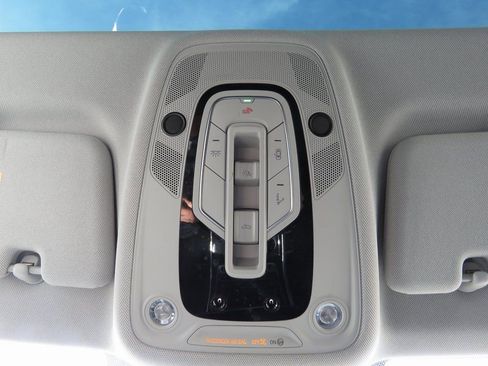 Used 2022 Audi Q8 Prestige image 28