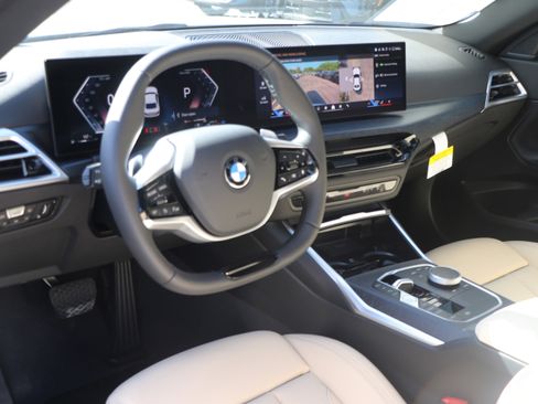 Used 2025 BMW 230i Coupe w/ Convenience Package image 14