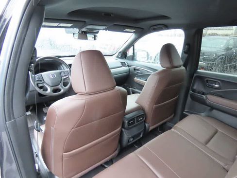 Certified 2025 Honda Ridgeline RTL image 13