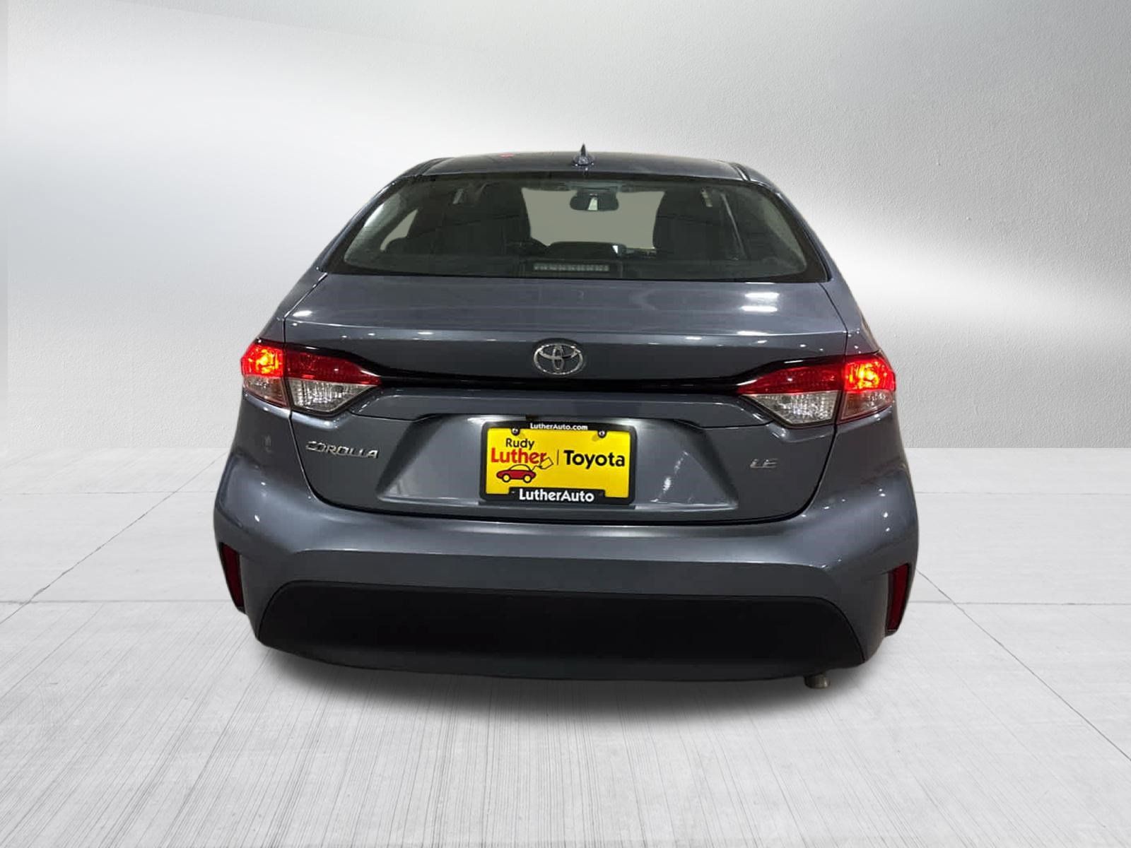 Used 2024 Toyota Corolla LE w/ LE Convenience Package FWD image 5