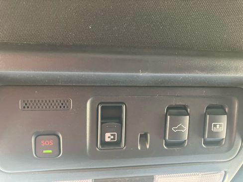 Used 2021 Nissan Titan PRO-4X w/ Pro-4x Convenience Package AWD/4WD image 24
