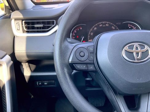 Used 2024 Toyota RAV4 XLE FWD image 23