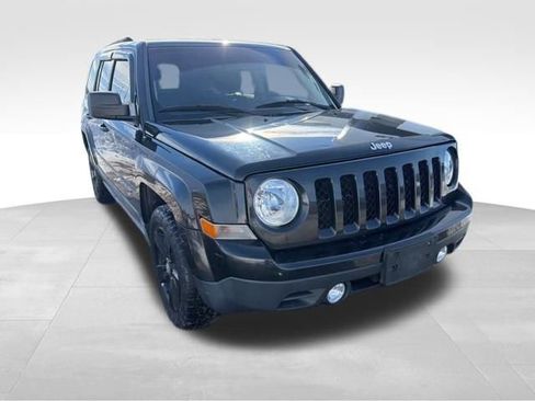 Used 2011 Jeep Patriot Latitude image 14