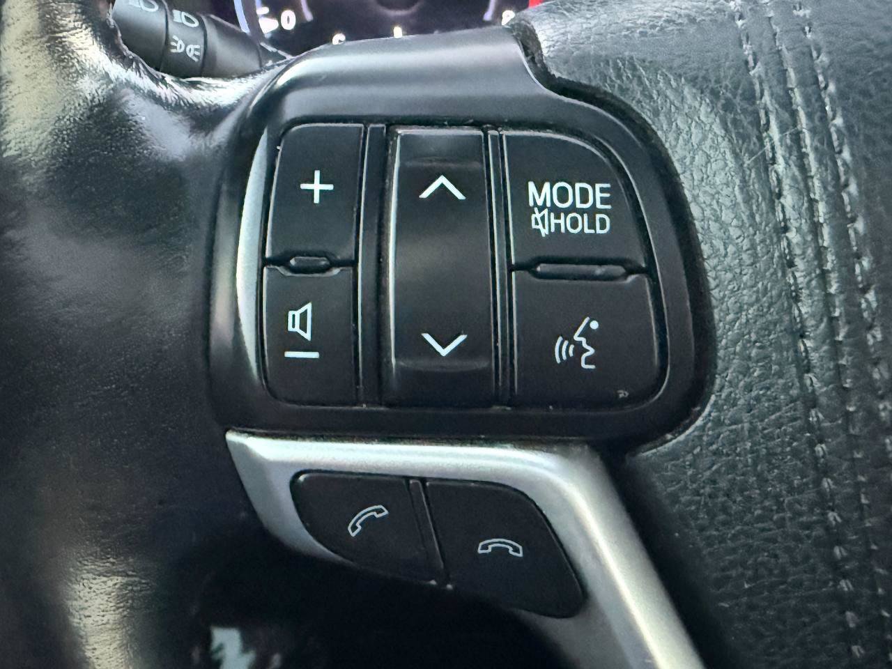 Used 2017 Toyota Highlander XLE AWD/4WD image 54