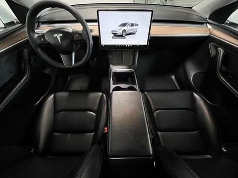 Used 2024 Tesla Model Y Long Range AWD/4WD image 17