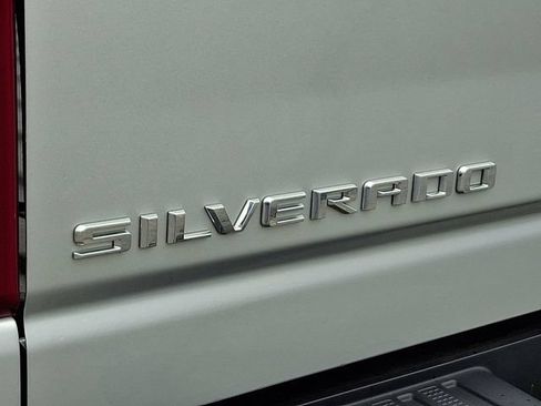 Used 2022 Chevrolet Silverado 2500 LTZ AWD/4WD image 33