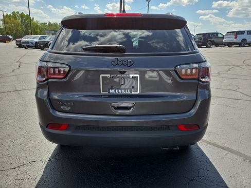 Used 2021 Jeep Compass Latitude AWD/4WD image 9