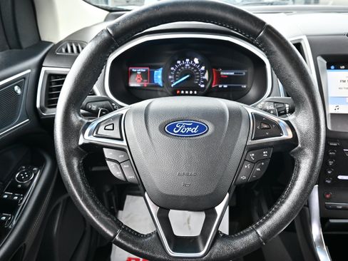 Used 2019 Ford Edge Titanium w/ Cold Weather Package AWD/4WD image 17