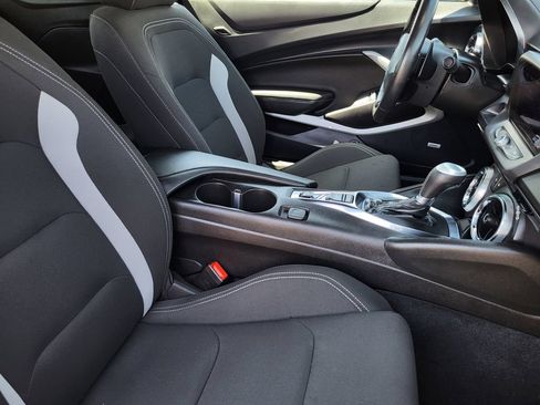 Used 2023 Chevrolet Camaro LT w/ Technology Package RWD image 10
