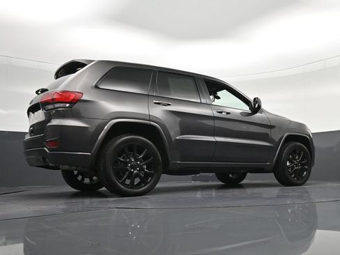 Used 2021 Jeep Grand Cherokee Laredo X RWD image 30