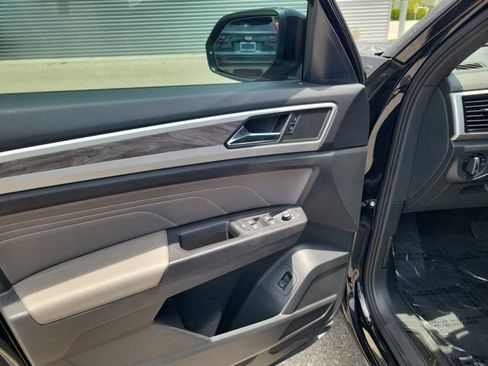 Used 2023 Volkswagen Atlas Cross Sport SE w/ Black Wheel Package FWD image 18