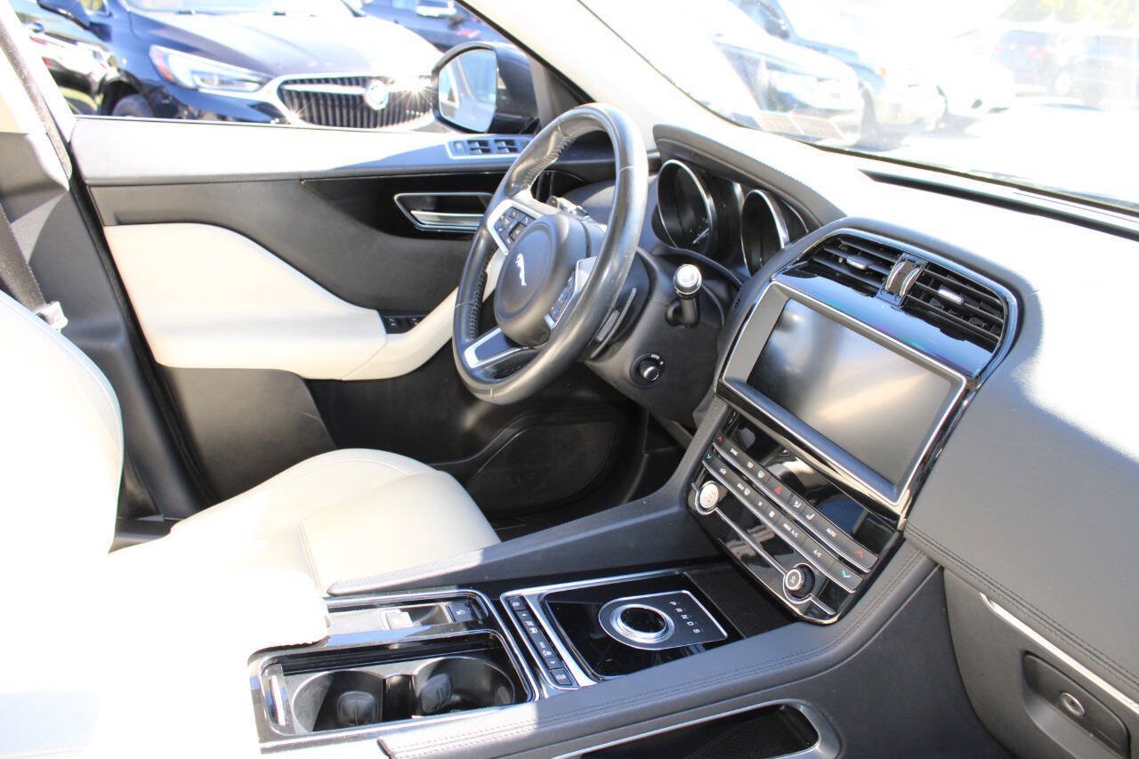 Used 2020 Jaguar F-PACE Prestige AWD/4WD image 12