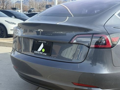 Used 2018 Tesla Model 3 Long Range image 32