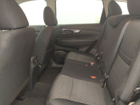 Used 2020 Nissan Rogue S FWD image 18