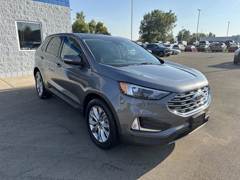 Used 2024 Ford Edge Titanium image 10