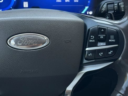 Used 2020 Ford Explorer Platinum w/ Premium Technology Package AWD/4WD image 40