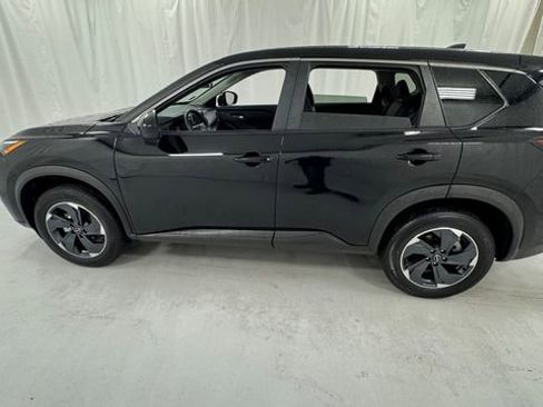 Certified 2024 Nissan Rogue SV AWD/4WD image 6