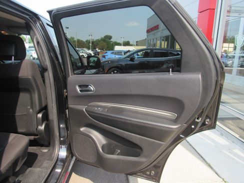 Used 2019 Dodge Durango SXT w/ 3rd Row Seating Group RWD image 12