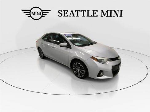 Used 2015 Toyota Corolla S image 2