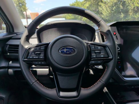Used 2024 Subaru Crosstrek 2.5i Limited w/ Crosstrek Mirror Package AWD/4WD image 21