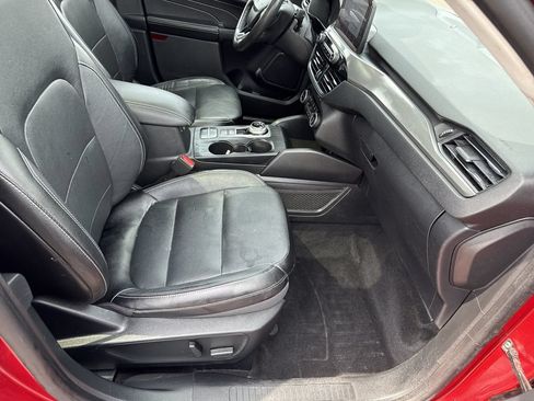 Used 2021 Ford Escape Titanium AWD/4WD image 12