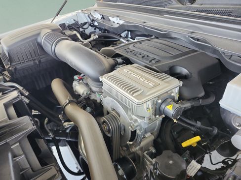 Used 2023 RAM 1500 Laramie AWD/4WD image 23