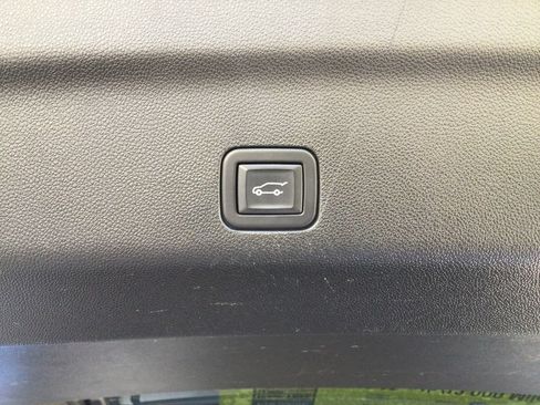 Used 2023 GMC Yukon XL AT4 w/ AT4 Premium Plus Package AWD/4WD image 46