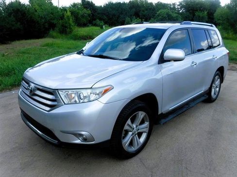 Used 2013 Toyota Highlander Limited FWD image 6