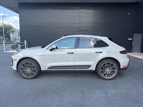 Certified 2023 Porsche Macan AWD/4WD image 2
