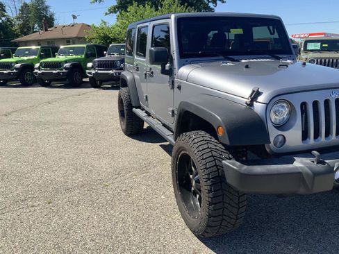 Used 2017 Jeep Wrangler Unlimited Sport w/ Quick Order Package 24S AWD/4WD image 10