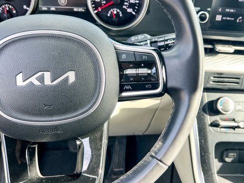 Certified 2024 Kia Carnival LX image 25